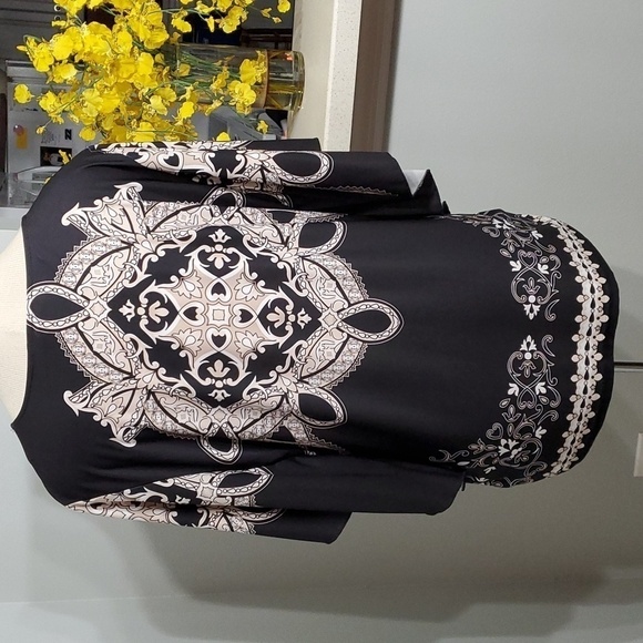 Cleo mature woman's top,‎ wing sleeves,  a little bling. Size XL. Great u… - Picture 7 of 14